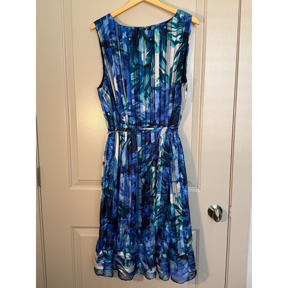Luxe By Carmen Marc Valvo Blue Watercolor Fit & Flare Dress 20W - Picture 3 of 17